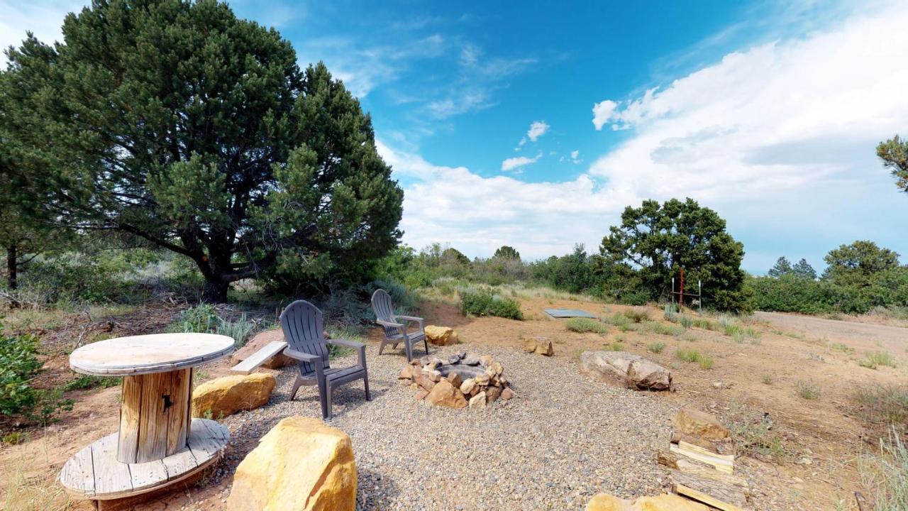 White Pine Cabin By Canyonlands Lodging Монтичелло Экстерьер фото