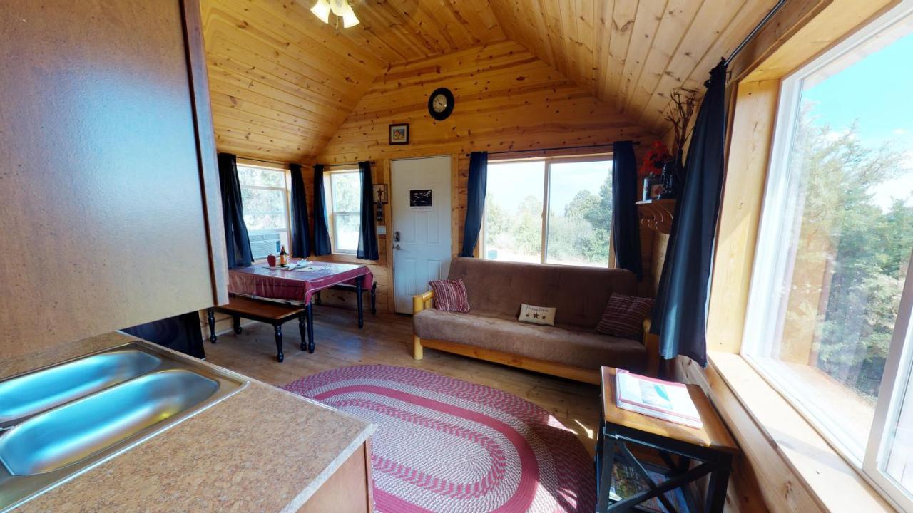 White Pine Cabin By Canyonlands Lodging Монтичелло Экстерьер фото
